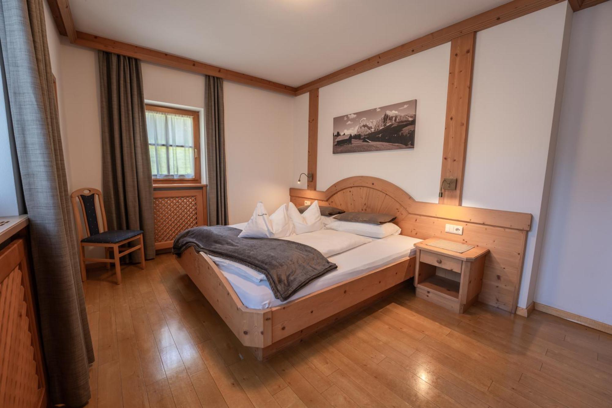 סיוזי Residence Burghof מראה חיצוני תמונה