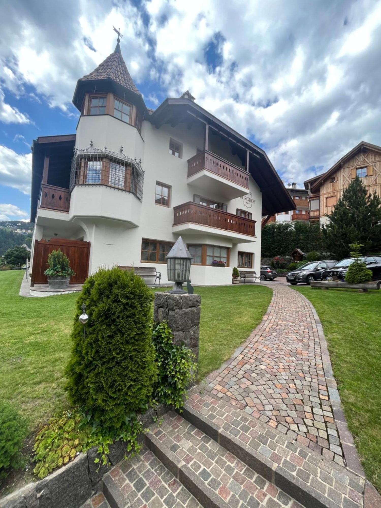 סיוזי Residence Burghof מראה חיצוני תמונה
