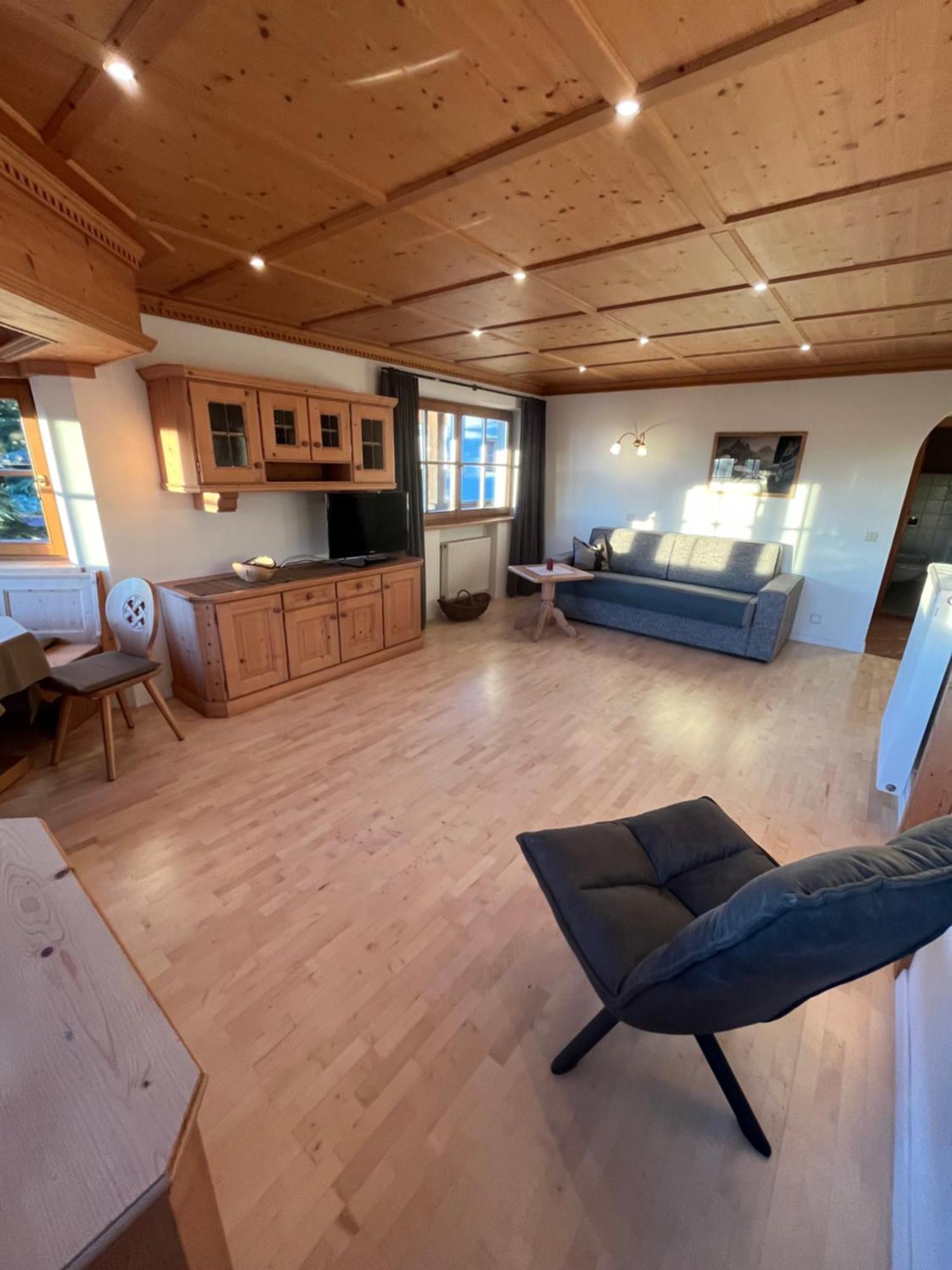 סיוזי Residence Burghof מראה חיצוני תמונה