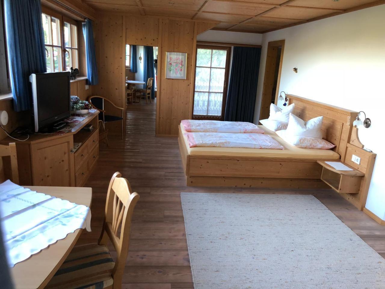 סיוזי Residence Burghof מראה חיצוני תמונה